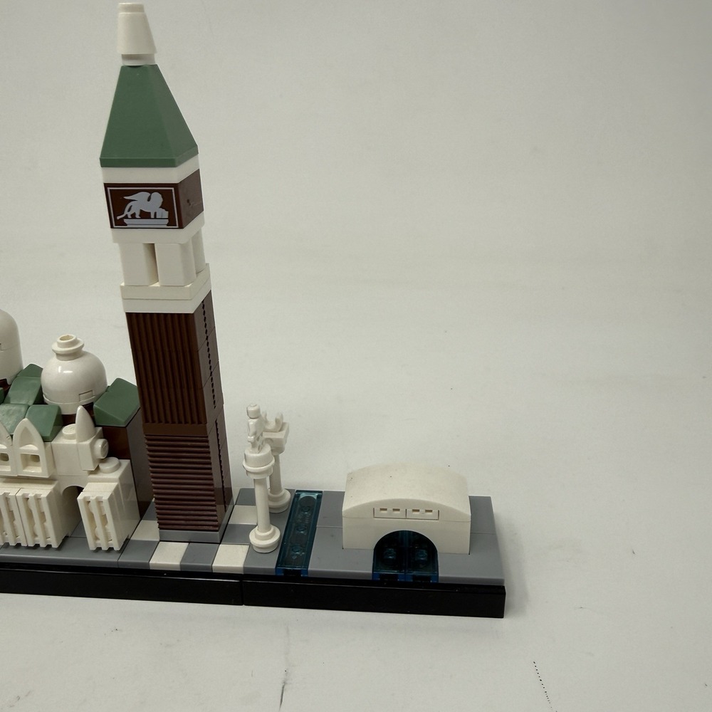LEGO ARCHITECTURE: Venice (21026) 100% COMPLETE (NO BOX/MANUAL) - Picture 4 of 11